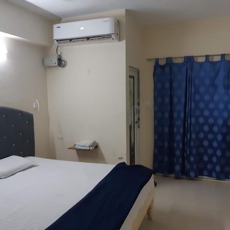 Srinivasa Hotel Τιρουπάτι Εξωτερικό φωτογραφία