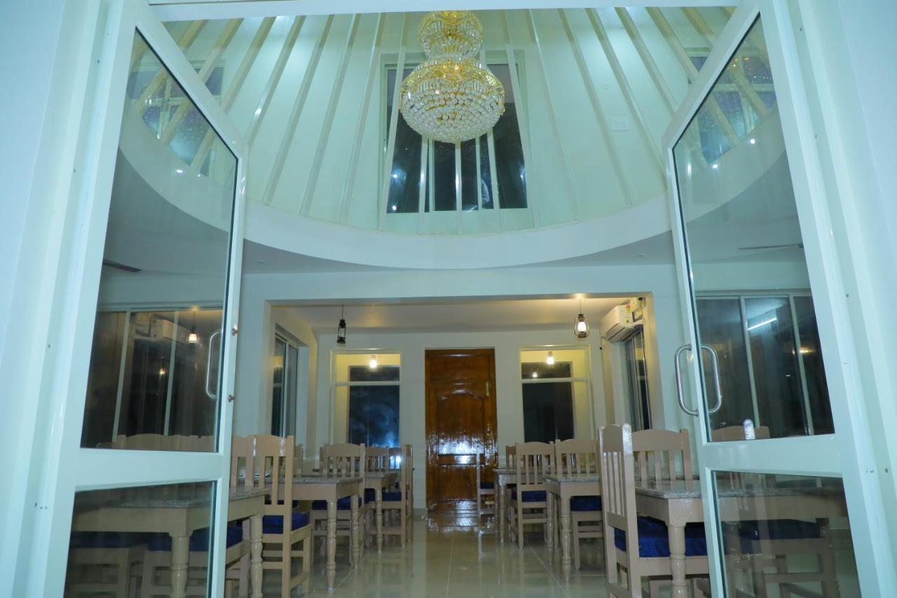 Srinivasa Hotel Τιρουπάτι Εξωτερικό φωτογραφία