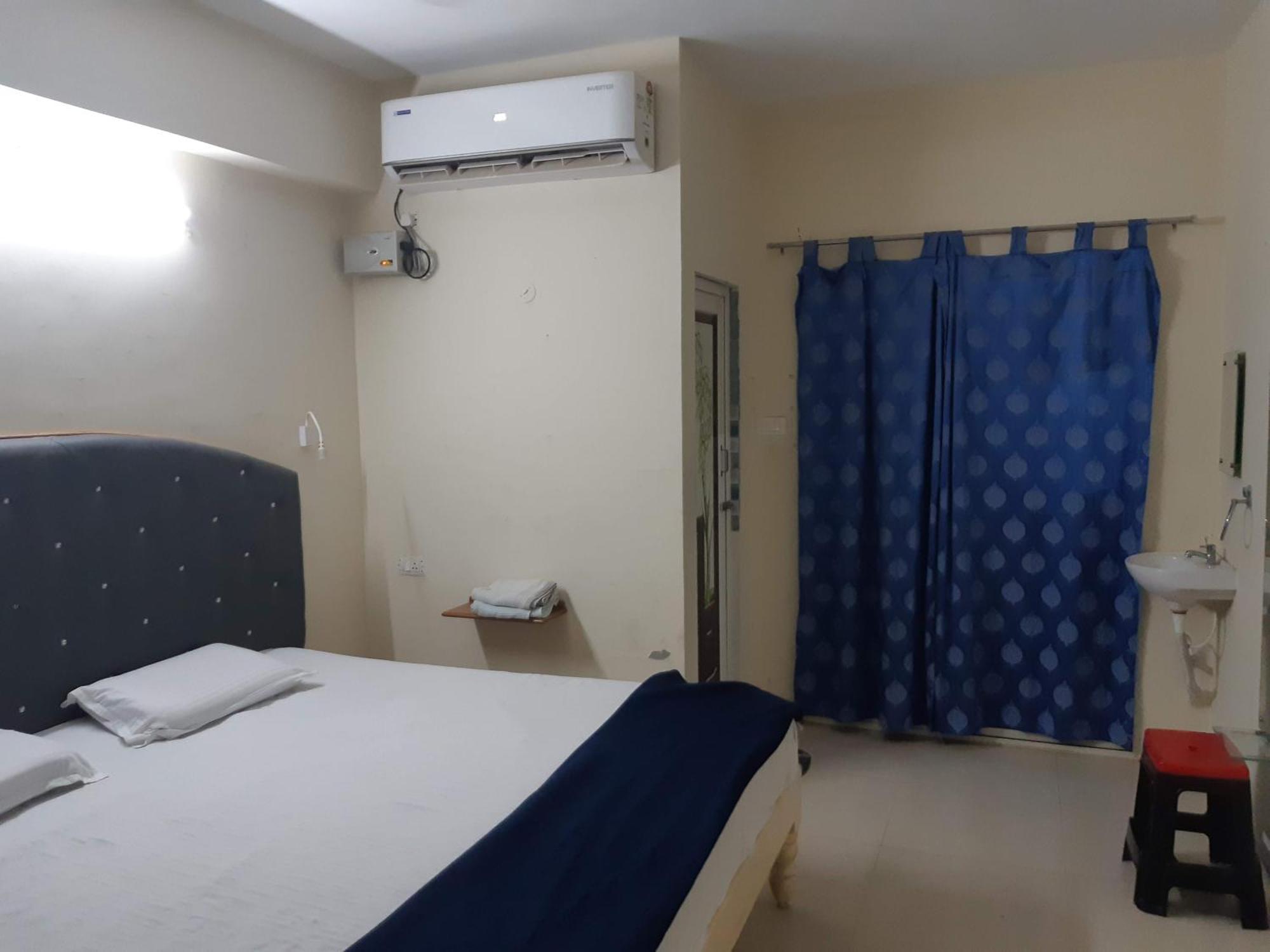 Srinivasa Hotel Τιρουπάτι Εξωτερικό φωτογραφία