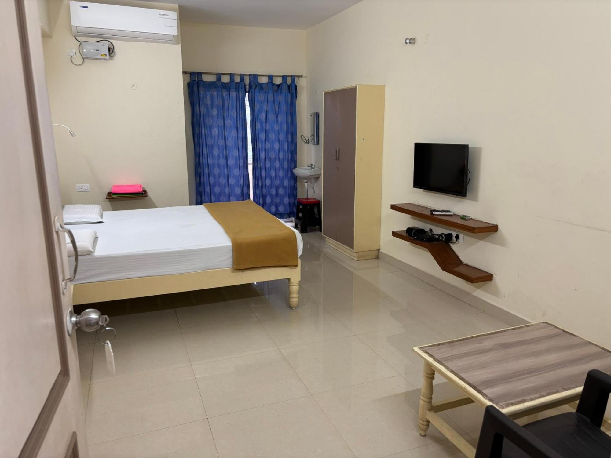 Srinivasa Hotel Τιρουπάτι Εξωτερικό φωτογραφία