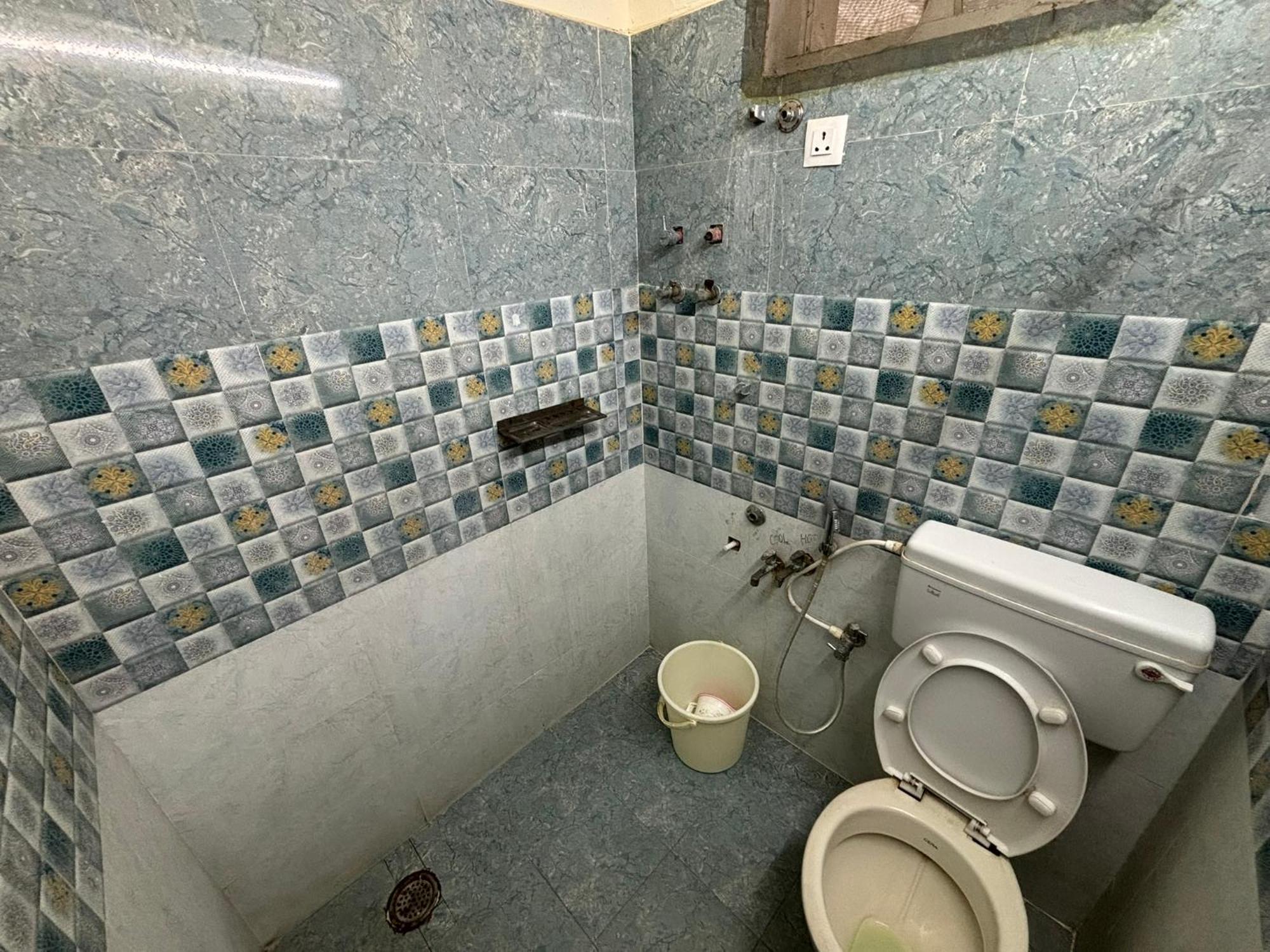 Srinivasa Hotel Τιρουπάτι Εξωτερικό φωτογραφία