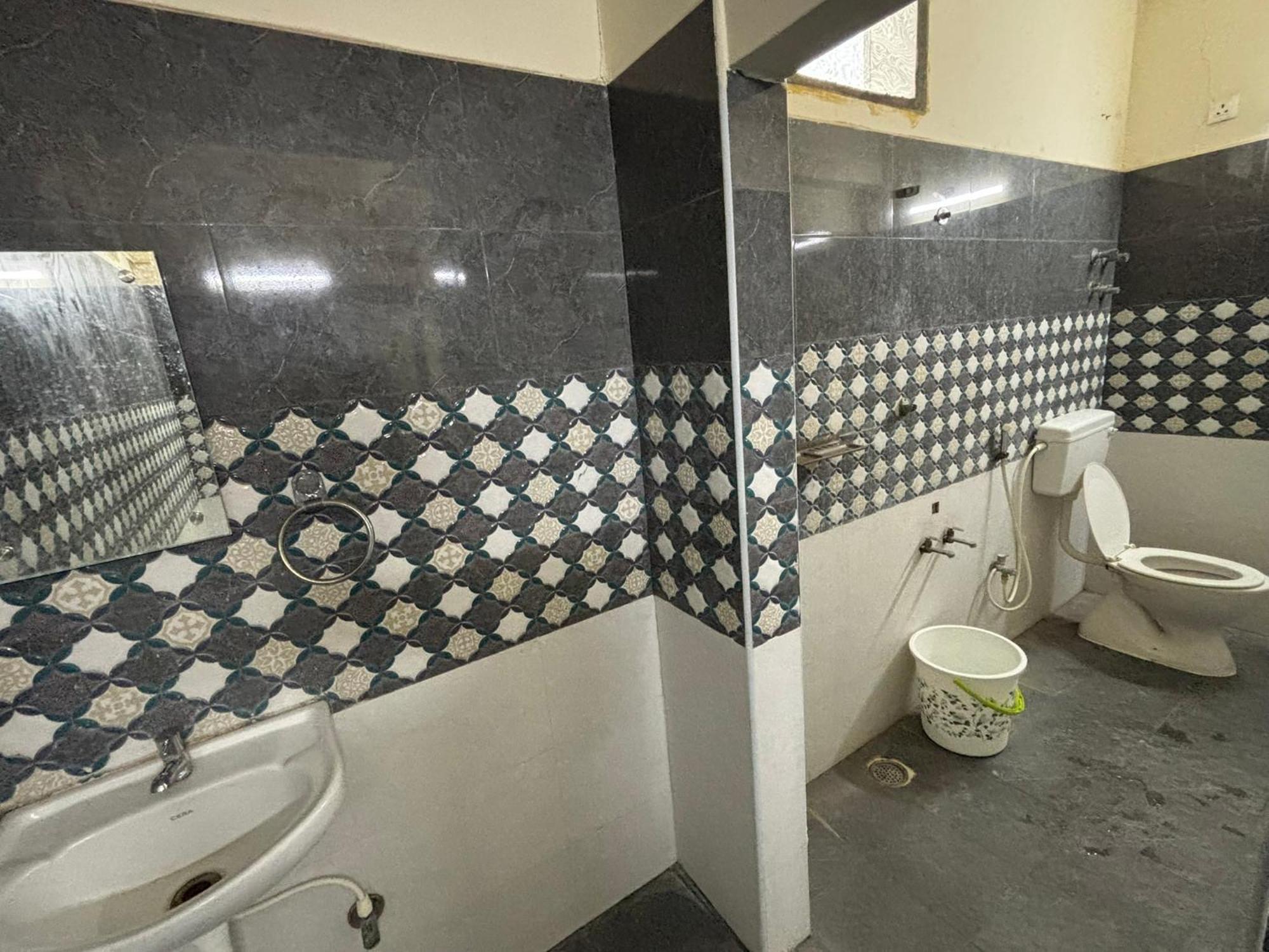 Srinivasa Hotel Τιρουπάτι Εξωτερικό φωτογραφία